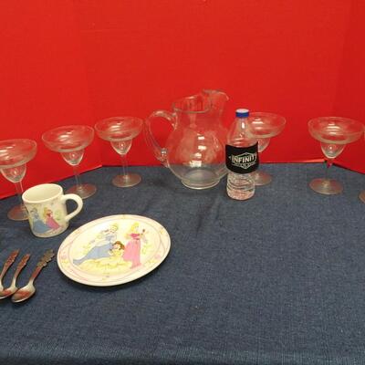 LOT 504  GLASS MARGARITA SET AND MISC ITEMS