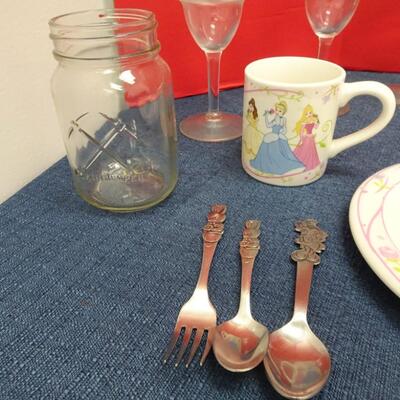 LOT 504  GLASS MARGARITA SET AND MISC ITEMS