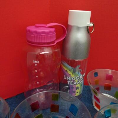 LOT 505  PLASTICWARE