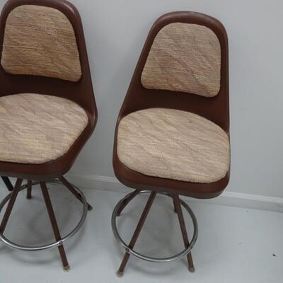 LOT 510  TWO VINTAGE COMFORTLINE STOOLS AND METAL STOOL