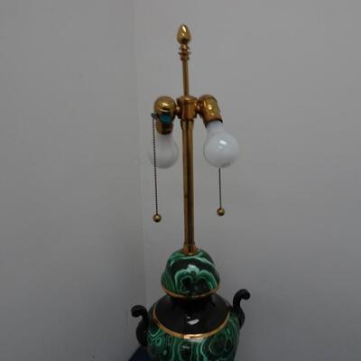 LOT 511  GREEN SWIRL TABLE LAMP