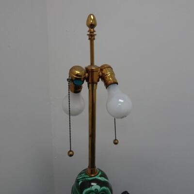 LOT 511  GREEN SWIRL TABLE LAMP