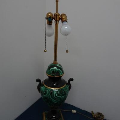 LOT 511  GREEN SWIRL TABLE LAMP