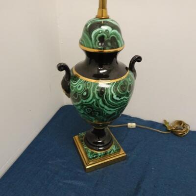 LOT 511  GREEN SWIRL TABLE LAMP