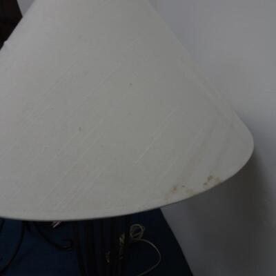 LOT 512  TWO TABLE LAMPS