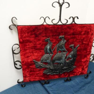 LOT 514 VINTAGE RED VELVET WALL DECOR