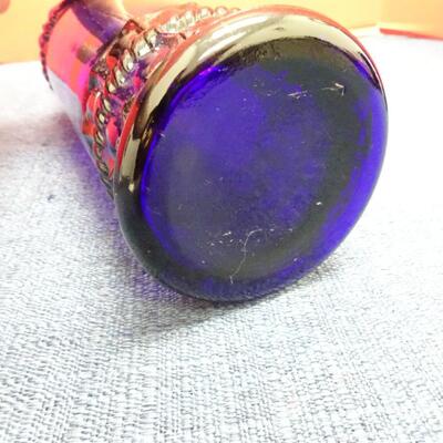 LOT 515  BLUE GLASS DECOR