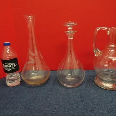 LOT 516. GLASS DECOR