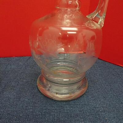 LOT 516. GLASS DECOR