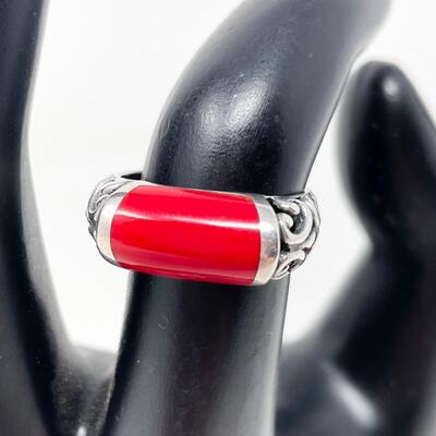 CORAL & 925 STERLING SILVER ORNATE RING - SIZE 6