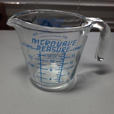 Pyrex #516 2cup measuring cup
