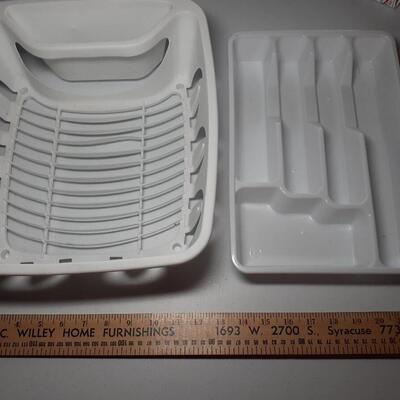 Silverware tray and dish drainer