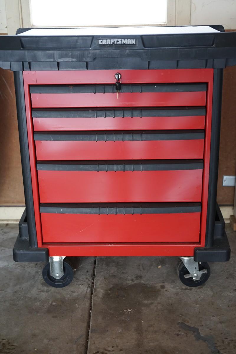 CRAFTSMAN FIVE DRAWER TOOL ON WHEELS.