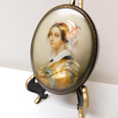 Russian Cameo Hand Painted Lacquer Trinket Box