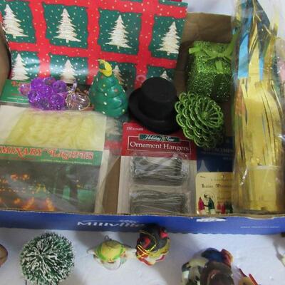 Large Mixed Lot of Christmas Ornaments