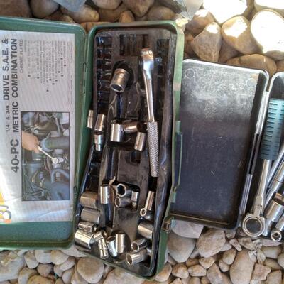 LOT 220  HAND TOOLS