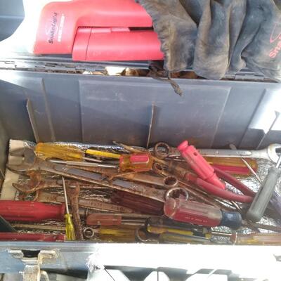 LOT 220  HAND TOOLS