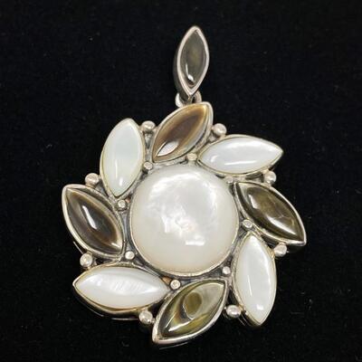 MOTHER OF PEARL & 925 STERLING SILVER PENDANT