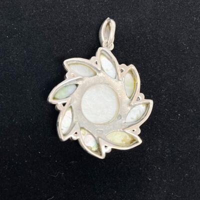 MOTHER OF PEARL & 925 STERLING SILVER PENDANT