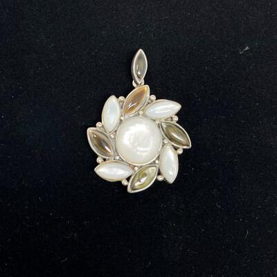 MOTHER OF PEARL & 925 STERLING SILVER PENDANT