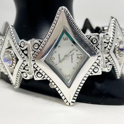 GENEVA SILVER TONED & RHINESTONE QUARTZ WATCH - WORKS