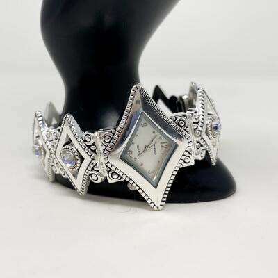 GENEVA SILVER TONED & RHINESTONE QUARTZ WATCH - WORKS