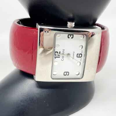 CARDINI RED PATENT LEATHER CUFF WATCH - WORKS