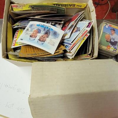 1970's to 1980's Baseball Cards Mixed Lot