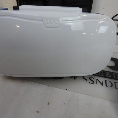 Electronics lot: Magnavox DVD player,Sony DVD player,Yamaha speakers, VR goggles