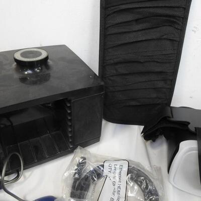 Electronics lot: Magnavox DVD player,Sony DVD player,Yamaha speakers, VR goggles