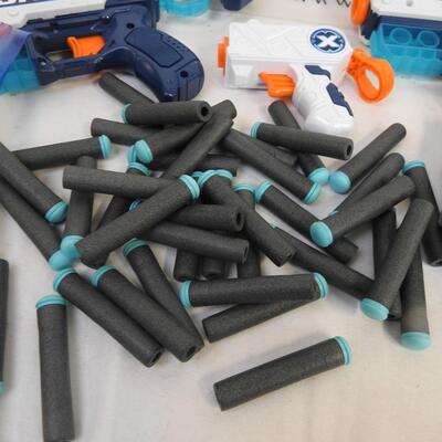 Toy Gun lot: Nerf, 5 Zuru X shot, 30+ darts