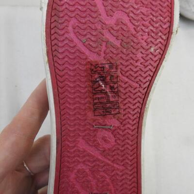 Girls shoes 4 pairs sizes 12-3 1/2: Converse, American Eagle