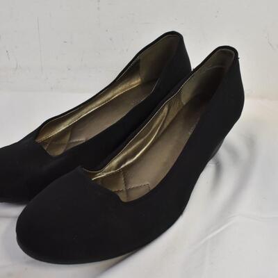 7 Pairs of Heels and Flats: Nike, Aerosoles, Brands and Sizes in Description