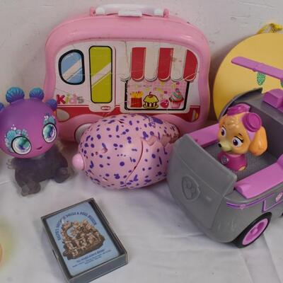 15 Item Kid Toy Lot: Disco Ball, Slinky, Wood Blocks, Squish Ball, Purse