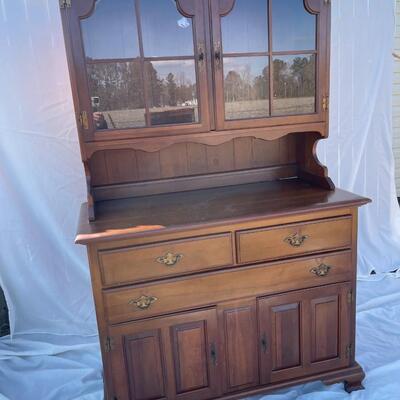 Ethan Allen cherry hutch and 6 chairs