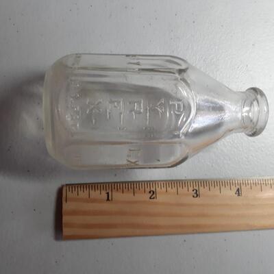 Pyrex 4oz vintage measuring bottle