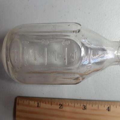 Pyrex 4oz vintage measuring bottle