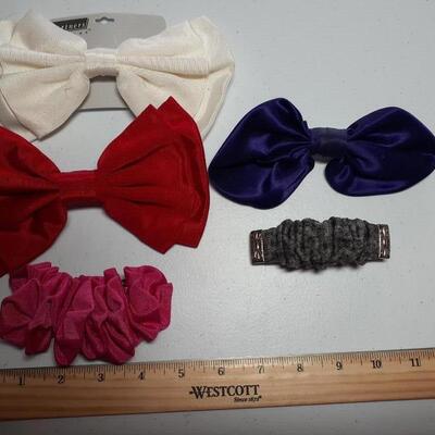 Vintage set of 5 hair clip ribbons