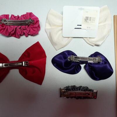 Vintage set of 5 hair clip ribbons