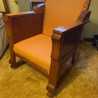 Antique oak rocking chair arts and crafts style. SEE DETAILS