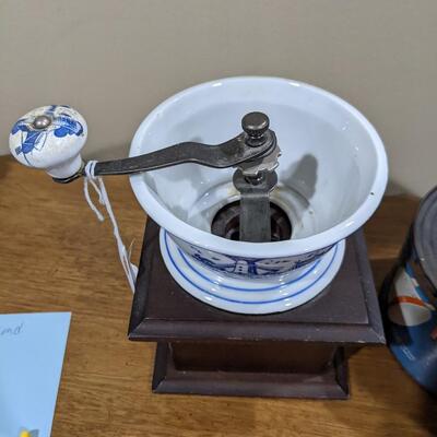 Vintage Maxwell House Tin & Vintage Coffee Grinder