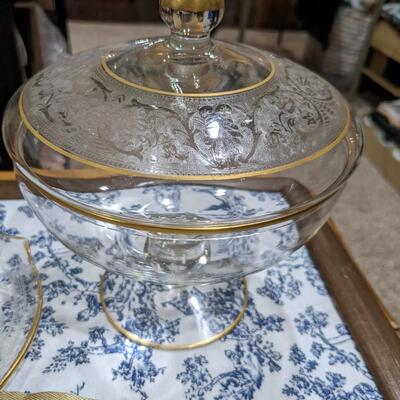 Vintage Cloth Napkins and Glass Pieces