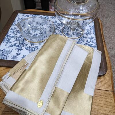 Vintage Cloth Napkins and Glass Pieces