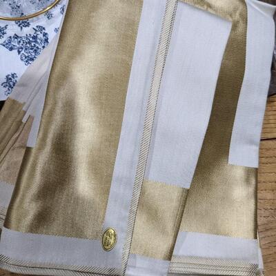 Vintage Cloth Napkins and Glass Pieces