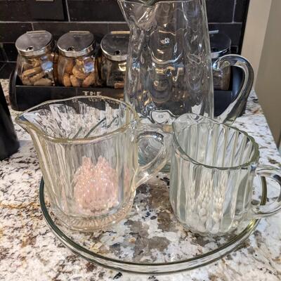 3 high quality pitchers and round tray