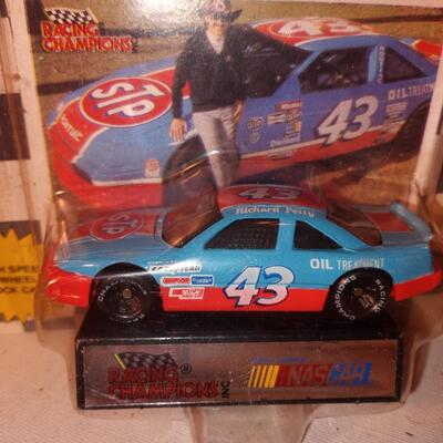 Racing Champions #43 Richard Petty STP Stock Car NASCAR PROPERTIES 7 Time Champ -- upld 1/29