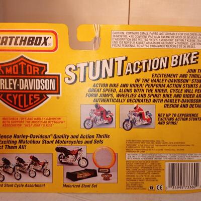 1992 MATCHBOX HARLEY-DAVIDSON MOTORCYCLE R/W/B STUNT ACTION BIKE NEW ON CARD -- upld 1/30