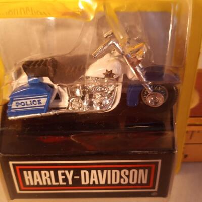Matchbox Harley Davidson Police Bike 1/64 Carded 1993 --upld 1/30