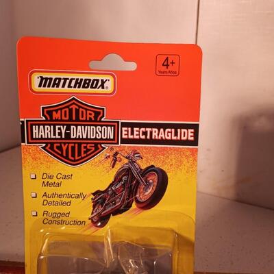 Matchbox Harley Davidson Police Bike 1/64 Carded 1993 --upld 1/30