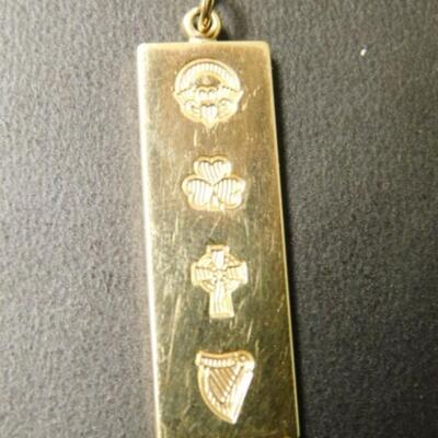 10K .375 Gold Irish Celtic Bar Pendant Approximately 7.0 Grams